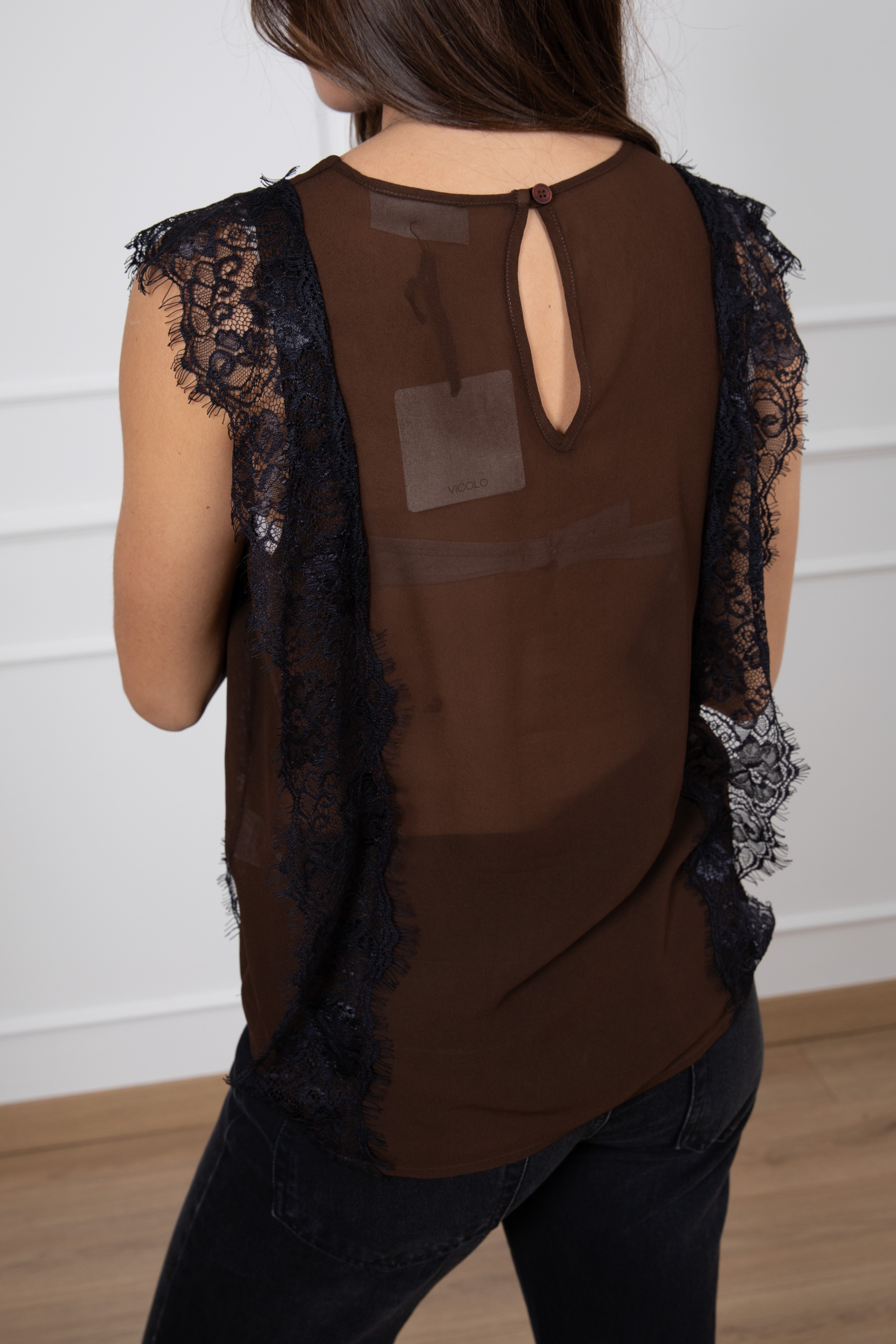 Blusa velata con inserti in pizzo ViCOLO