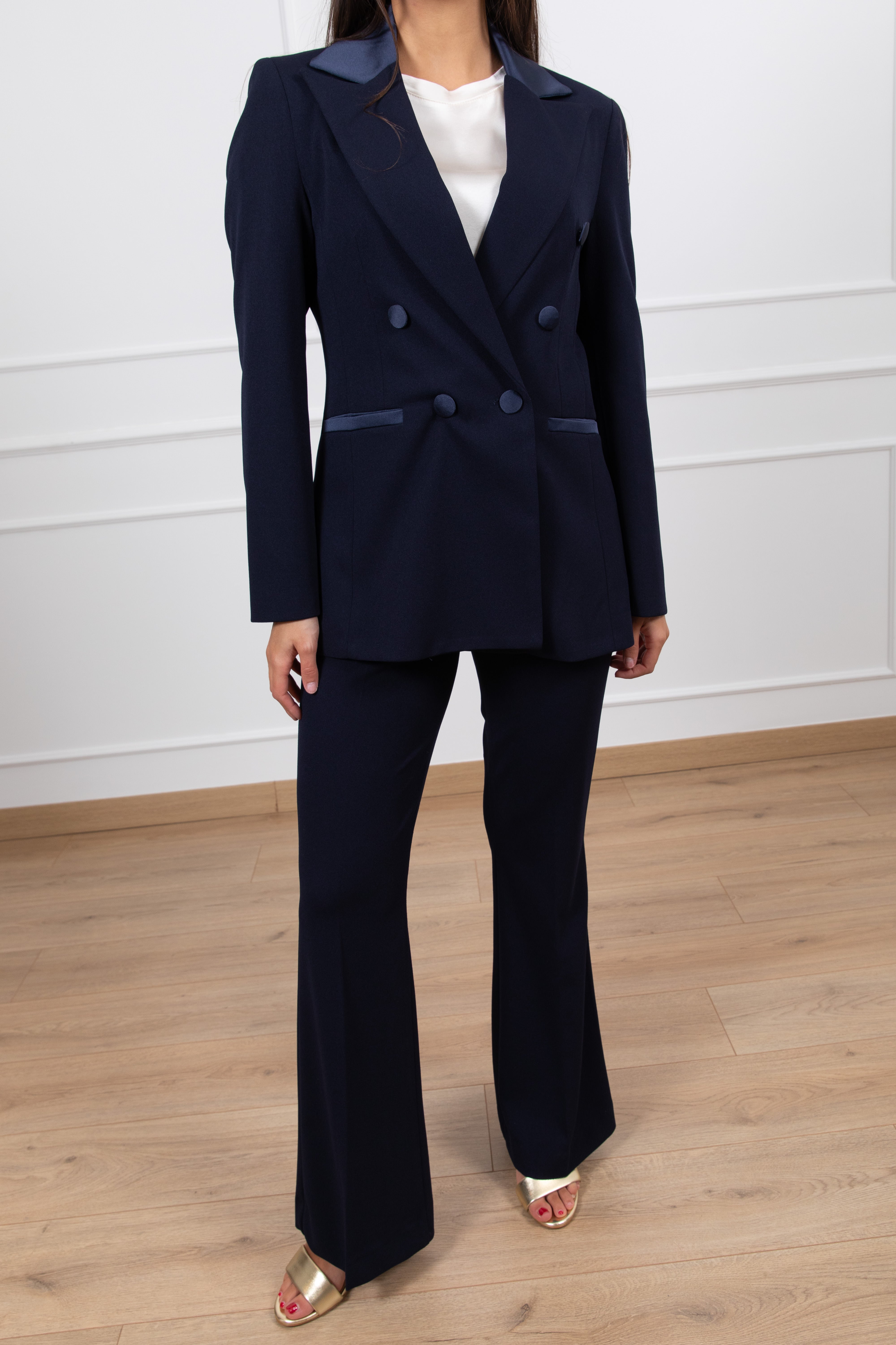 Tailleur smoking giacca 6 bottoni e pantalone a zampetta Susy Mix