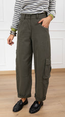 Jeans cargo egg-fit con elastico sul retro variante militare Susy Mix