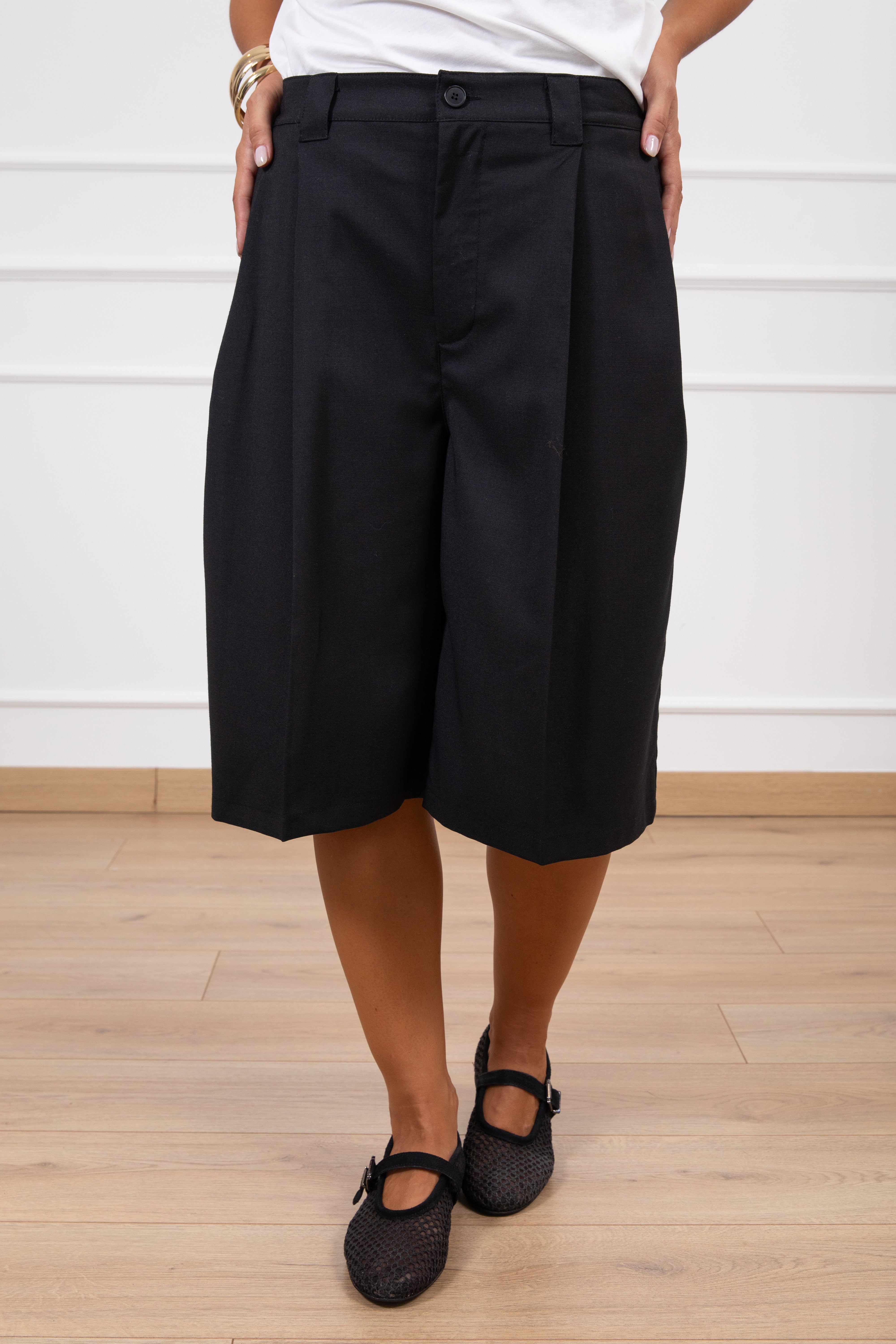 Bermuda sartoriale con pinces variante nero ViCOLO