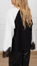 T-shirt con manica a contrasto e polsino pizzo variante nero Tensione IN