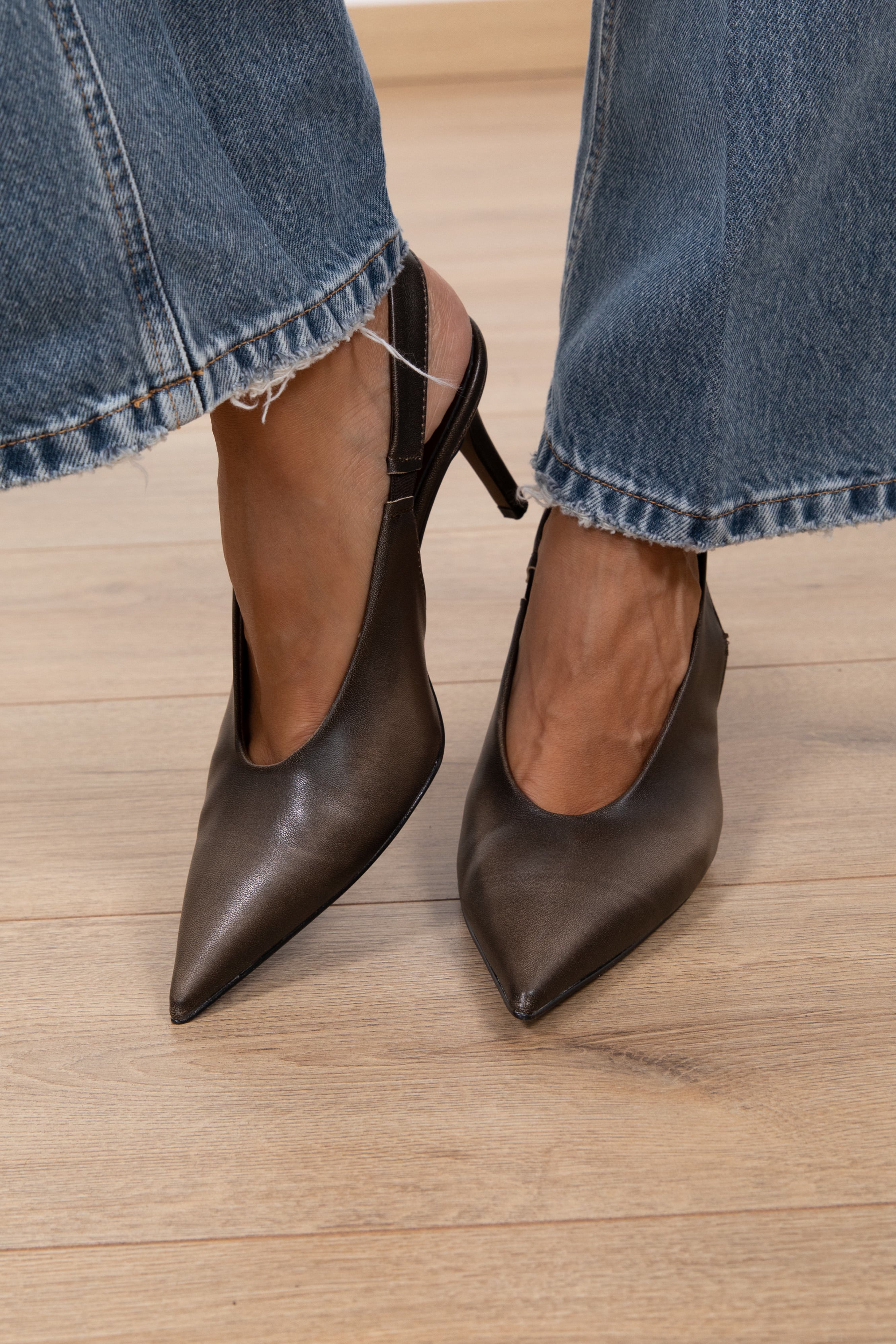 Slingback a punta effetto vintage variante taupe Divine Follie