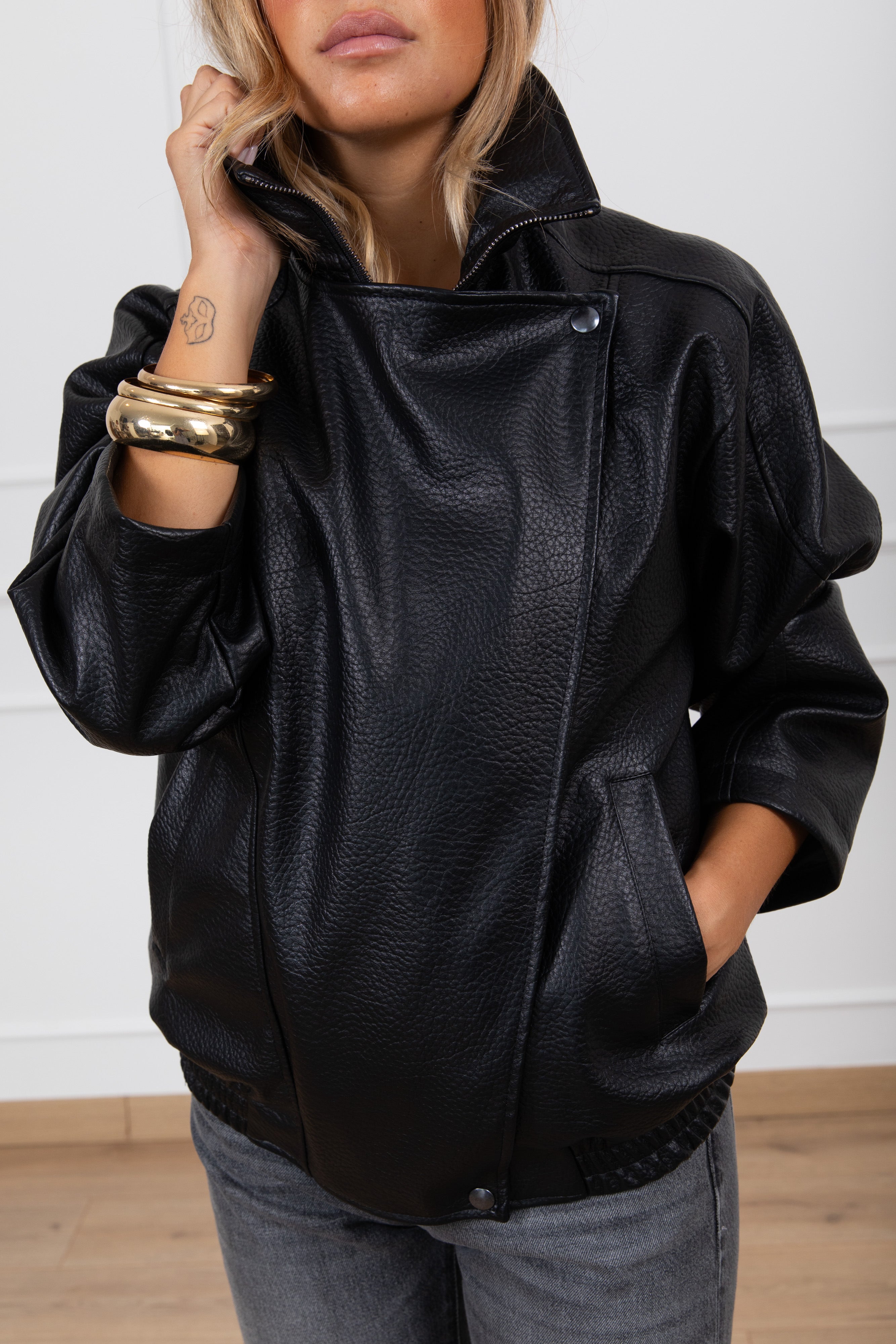 Bomber in eco-pelle martellata Haveone
