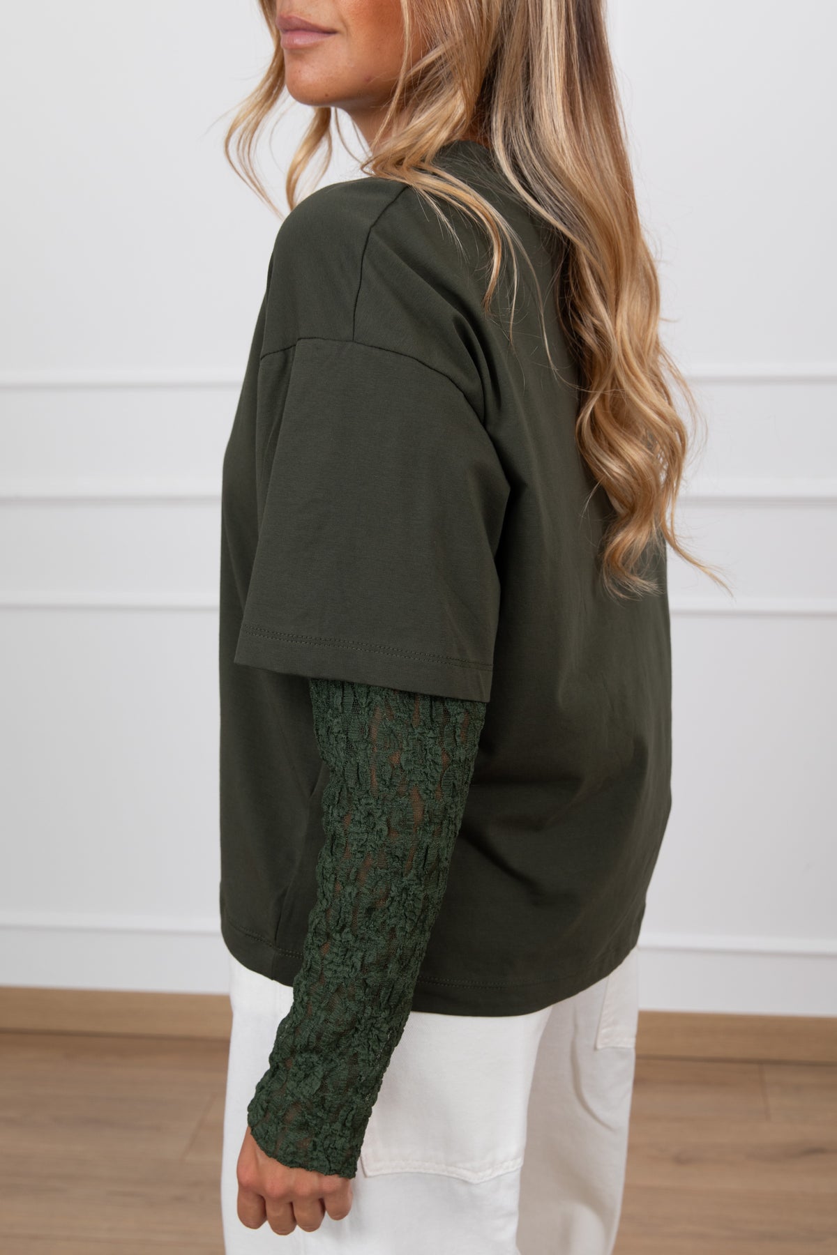 T-shirt con manica in pizzo variante militare Haveone