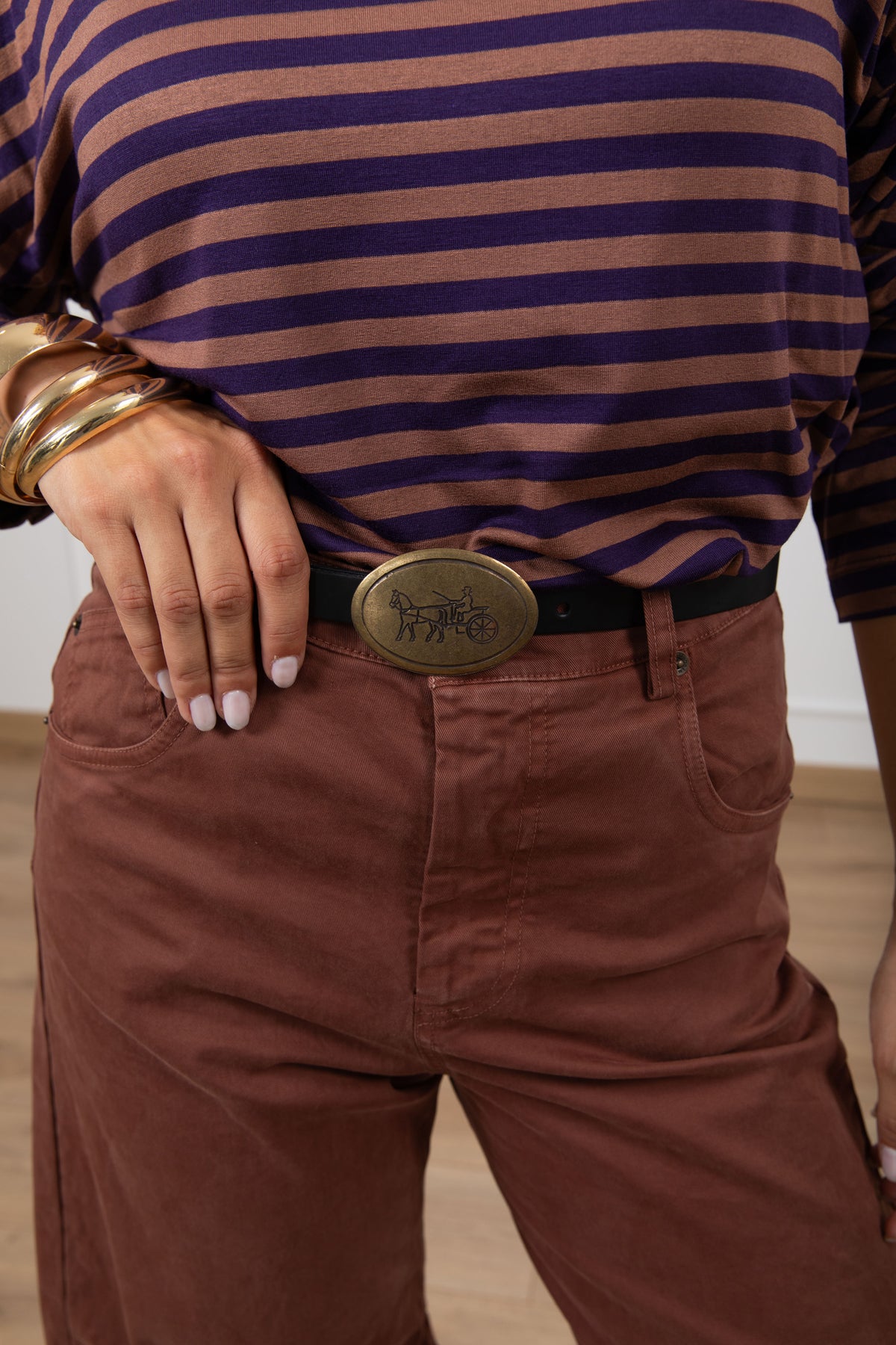 Pantalone barrel-fit con cintura placca Tensione IN