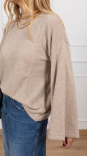 Pull girocollo manica svasata variante beige ViCOLO