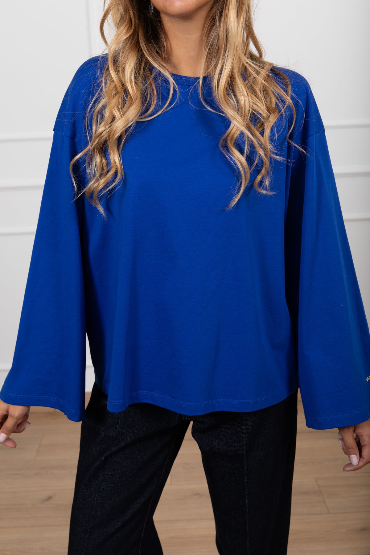 T-shirt manica svasata con logo variante bluette ViCOLO