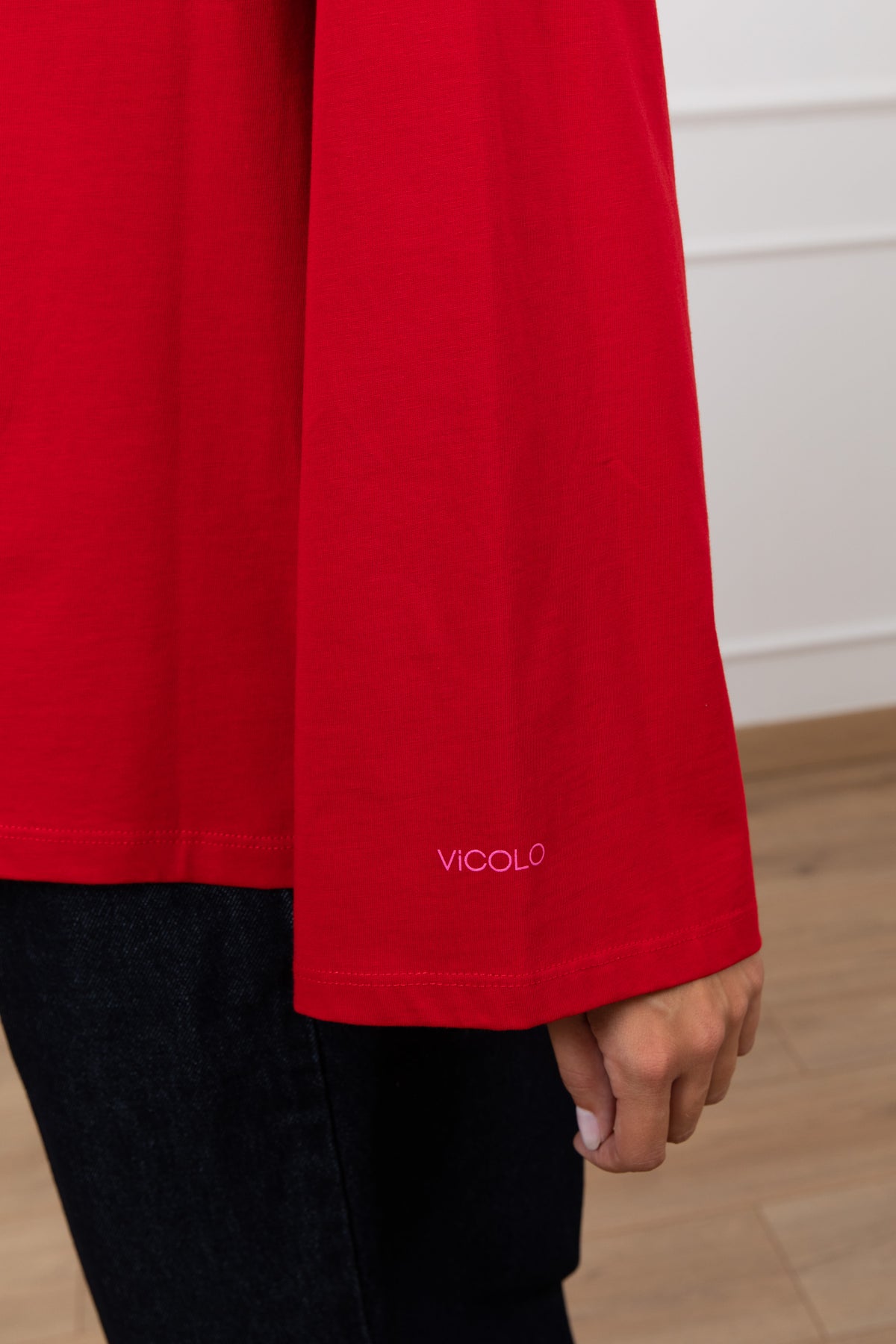 T-shirt manica svasata con logo variante rosso ViCOLO