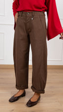 Pantalone in gabardina egg-fit con elastico sul retro variante sigaro Susy Mix