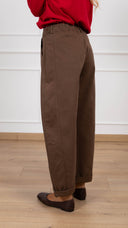 Pantalone in gabardina egg-fit con elastico sul retro variante sigaro Susy Mix