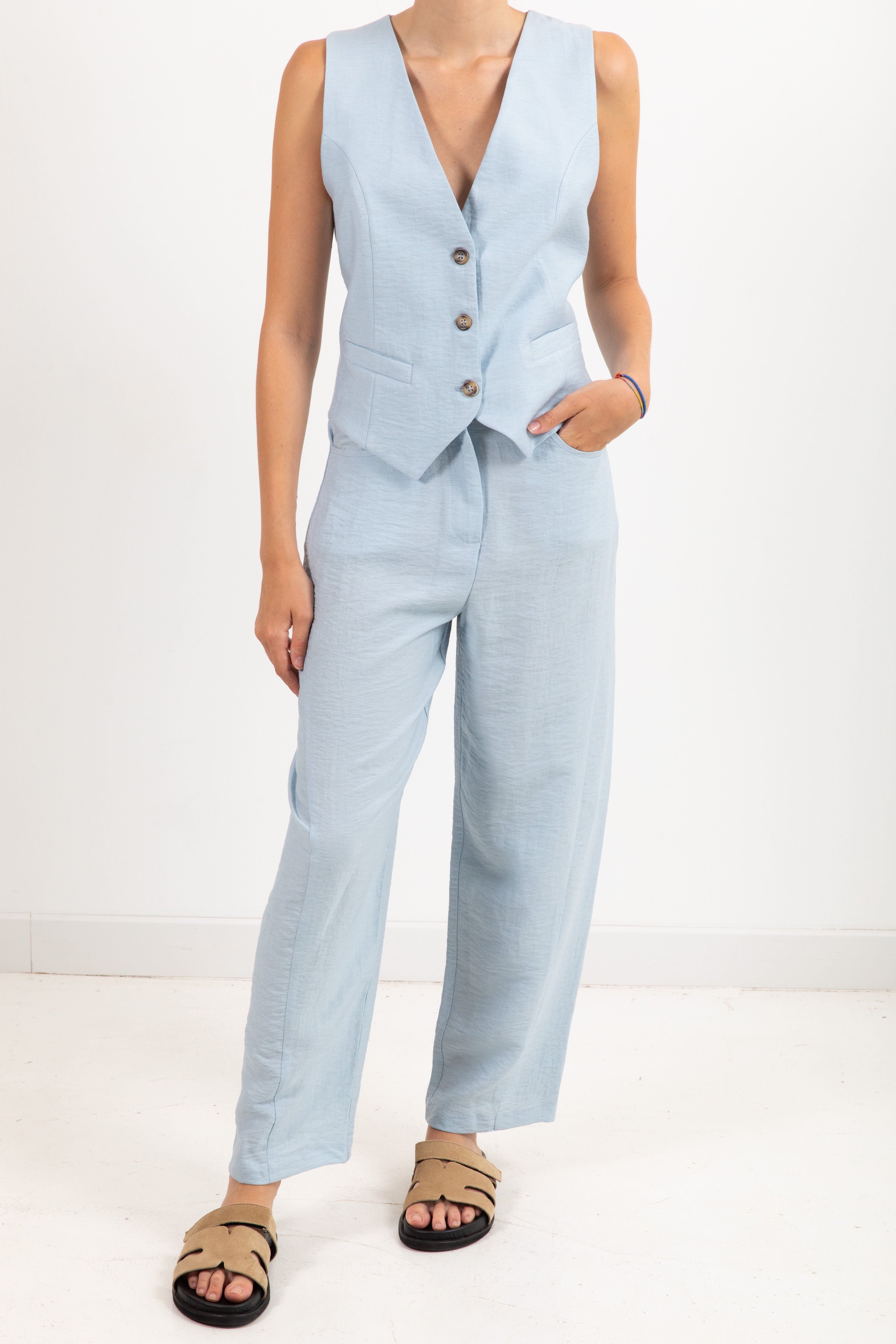 Coordinato gilet e pantalone egg-fit in viscosa goffrata ViCOLO