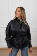 Giacca in eco-pelle con elastico in vita variante nero Susy Mix
