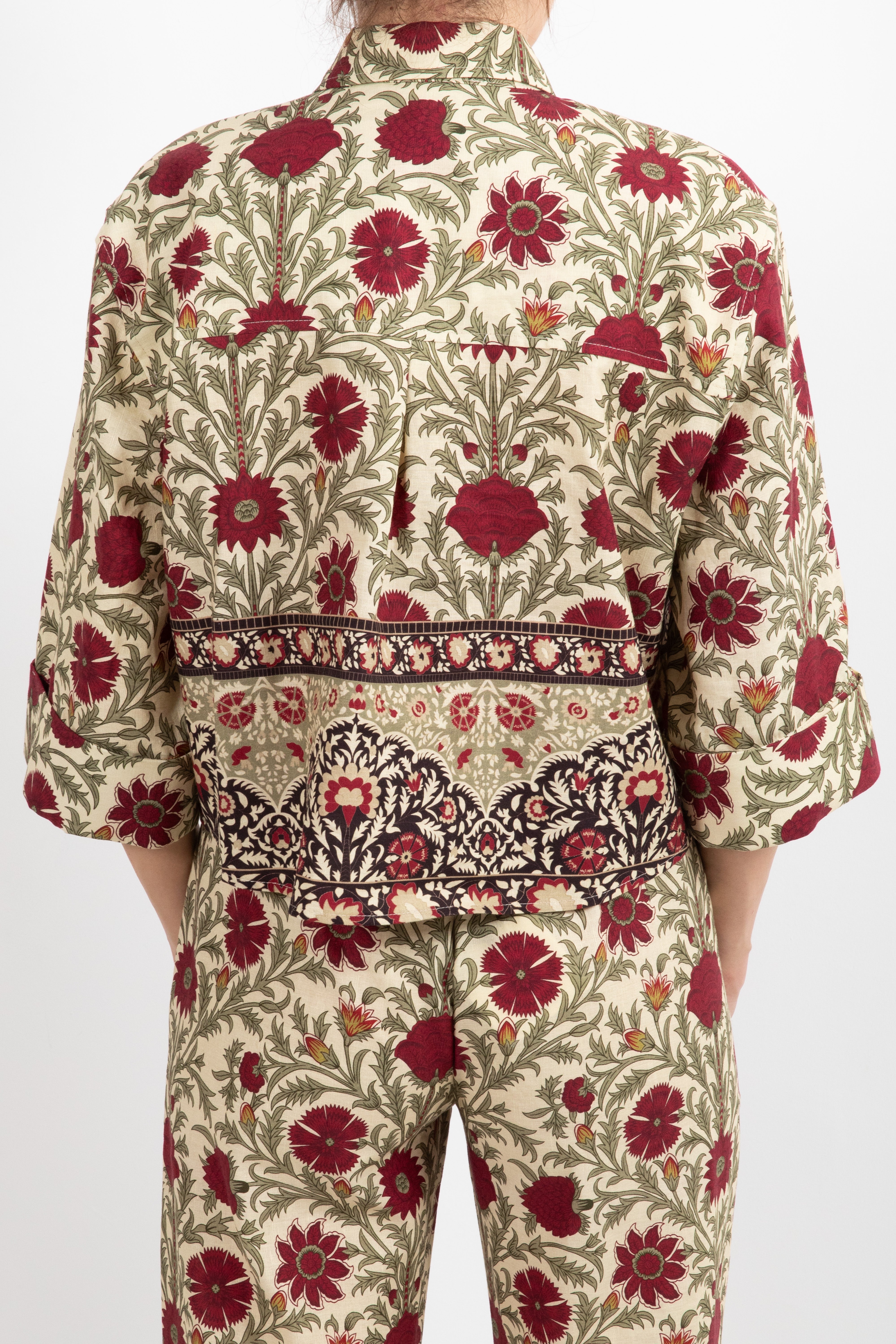 Camicia cropped in lino e cotone fantasia arabesque ViCOLO