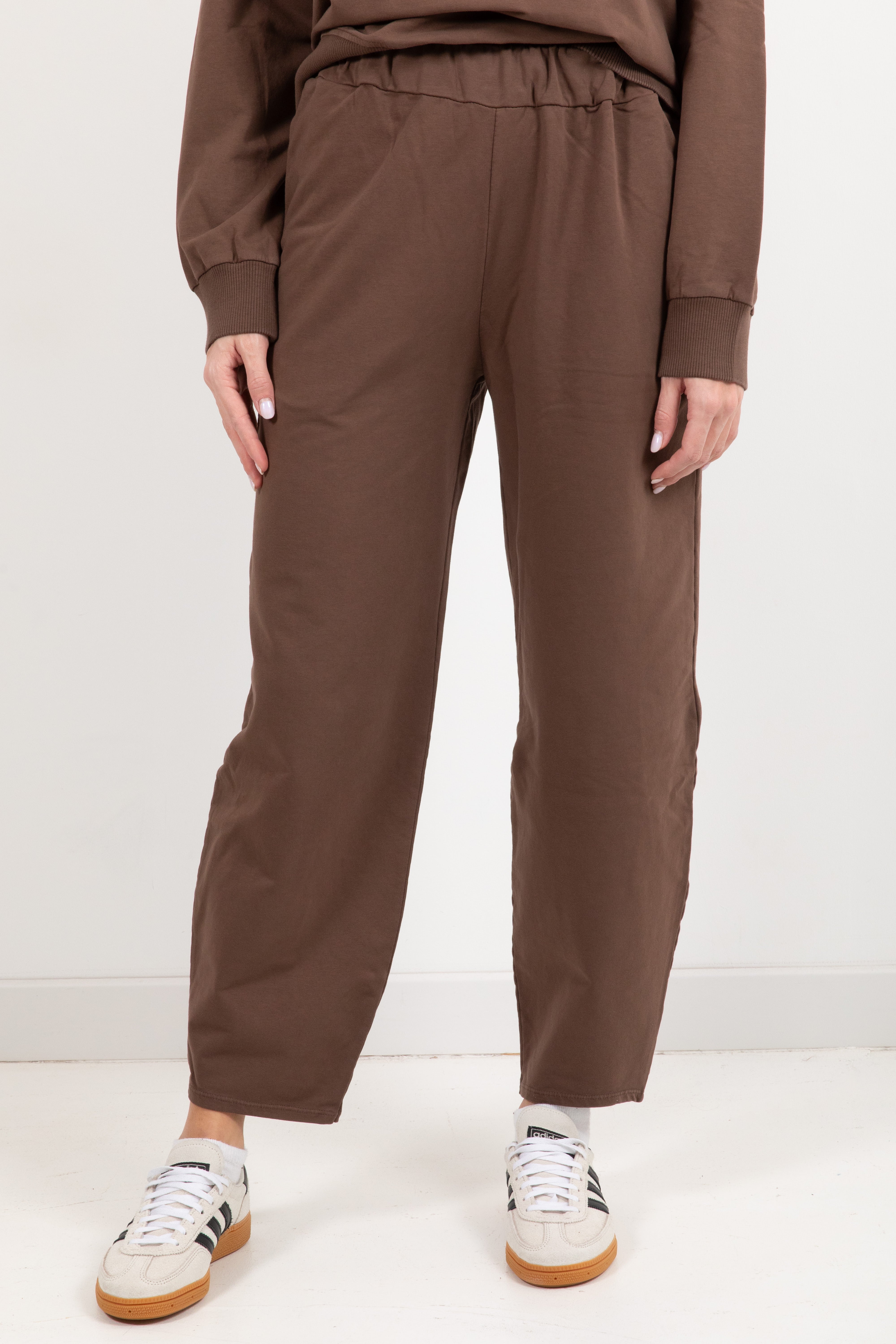 Tuta felpa girocollo e pantalone carrot fit Susy Mix