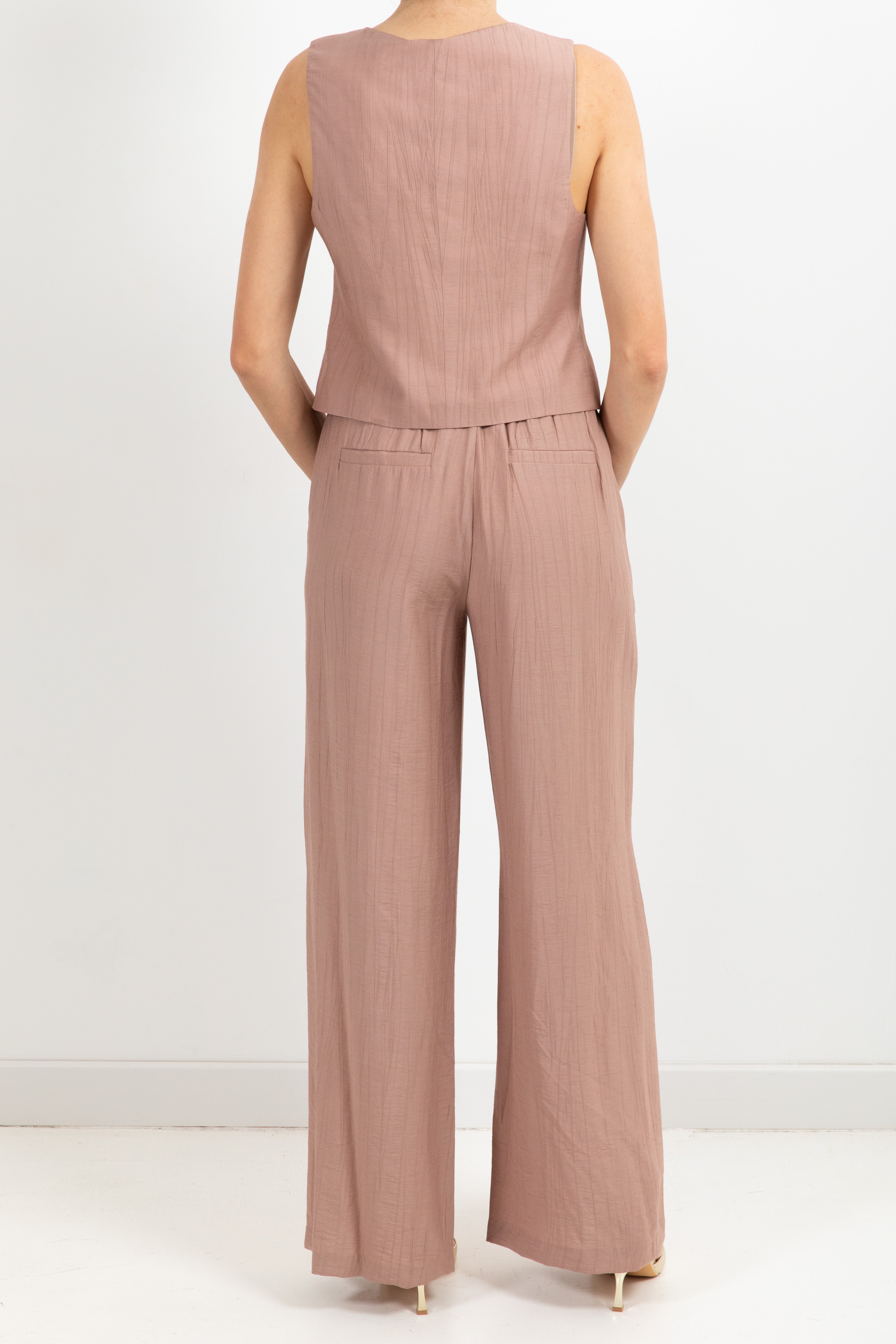 Coordinato in viscosa goffrata gilet e pantalone Tensione IN