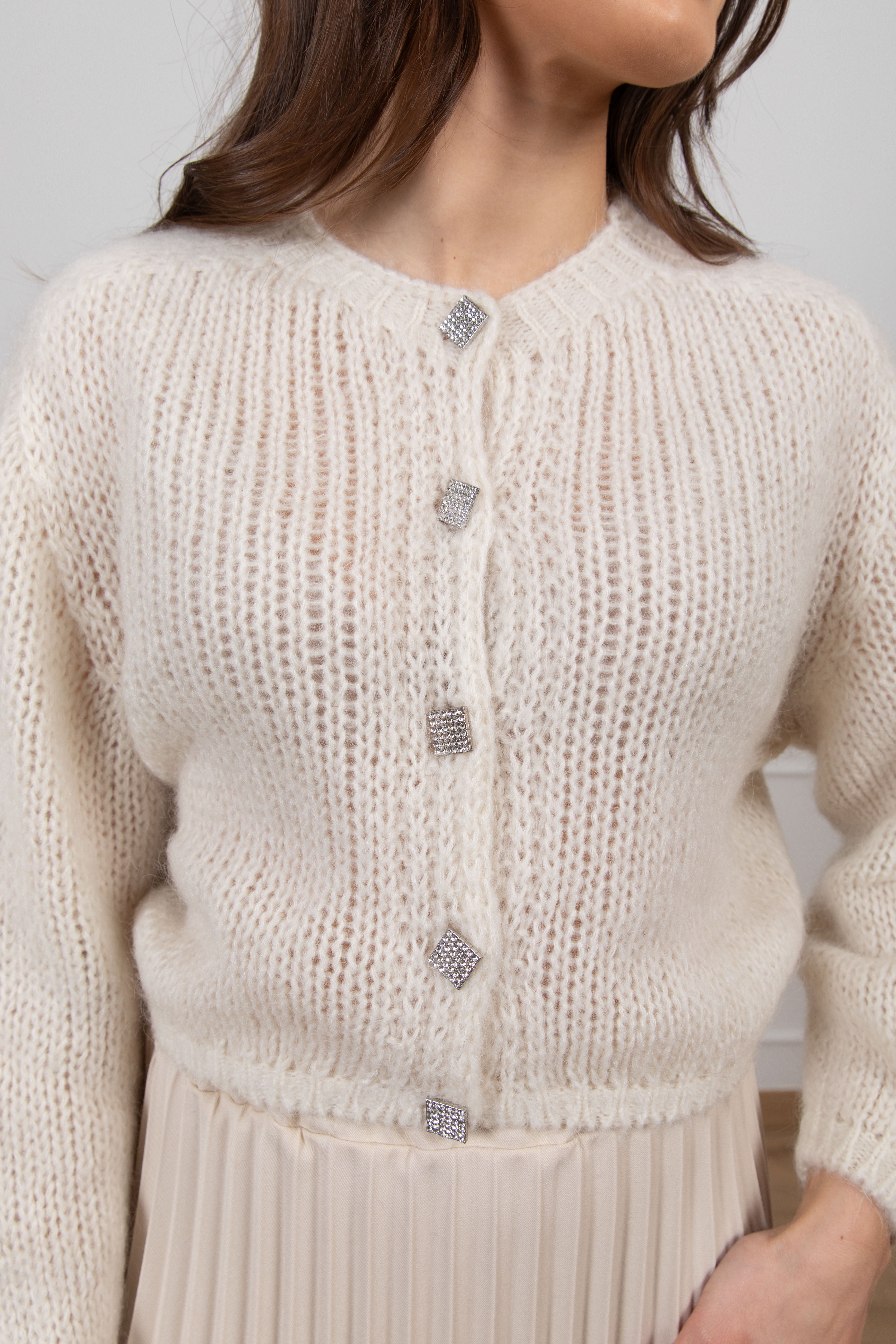 Cardigan cropped in mohair con bottone gioiello ViCOLO