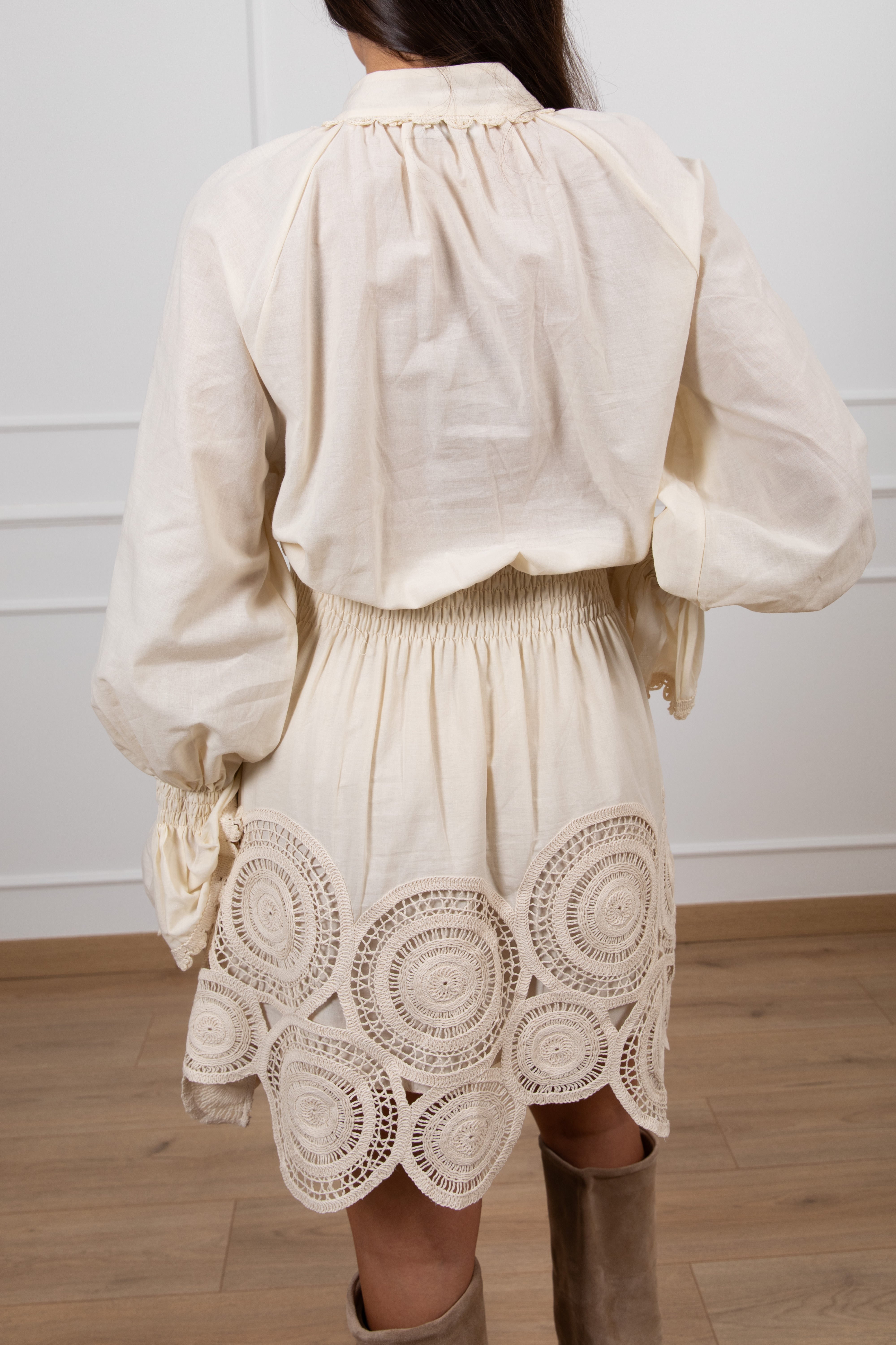 Abito in cotone con nappine e pizzo sul fondo Motel