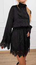 Mini-abito lingerie con arricciatura sul collo variante nero Motel
