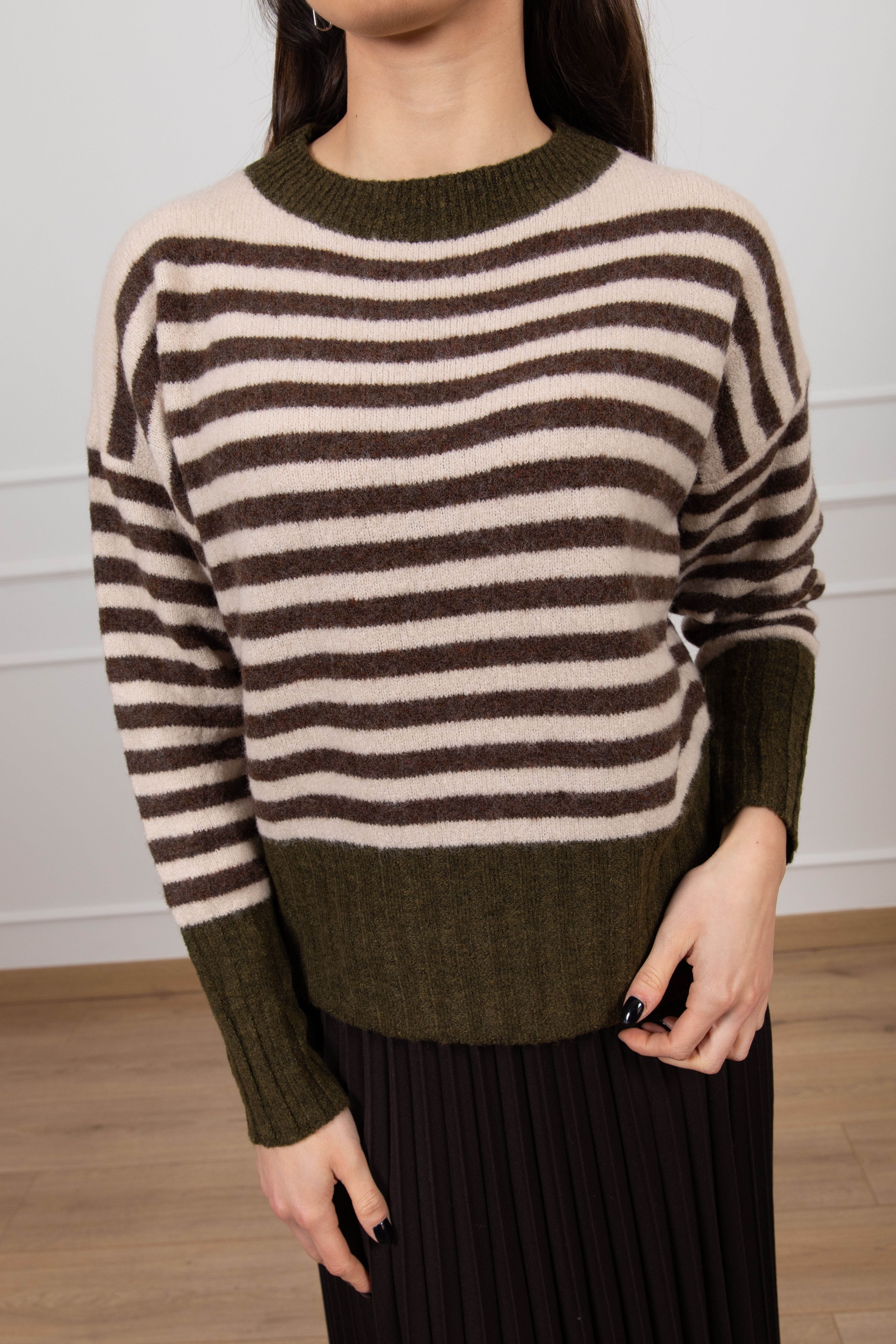 Pull girocollo a righe con collo a contrasto Susy Mix