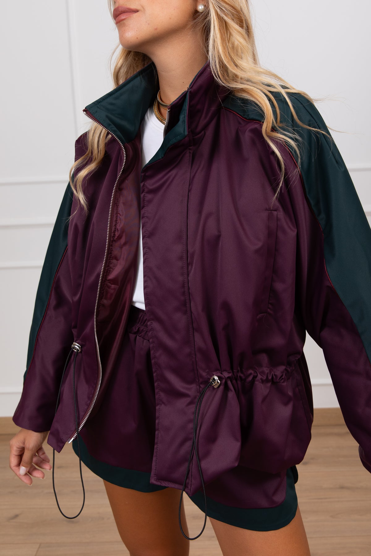 Bomber in raso con coulisse e banda a contrasto variante bordeaux Haveone