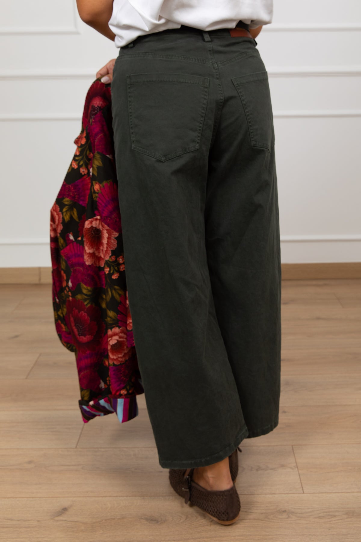 Pantalone 5 tasche con cintura placca variante verde bosco Tensione IN