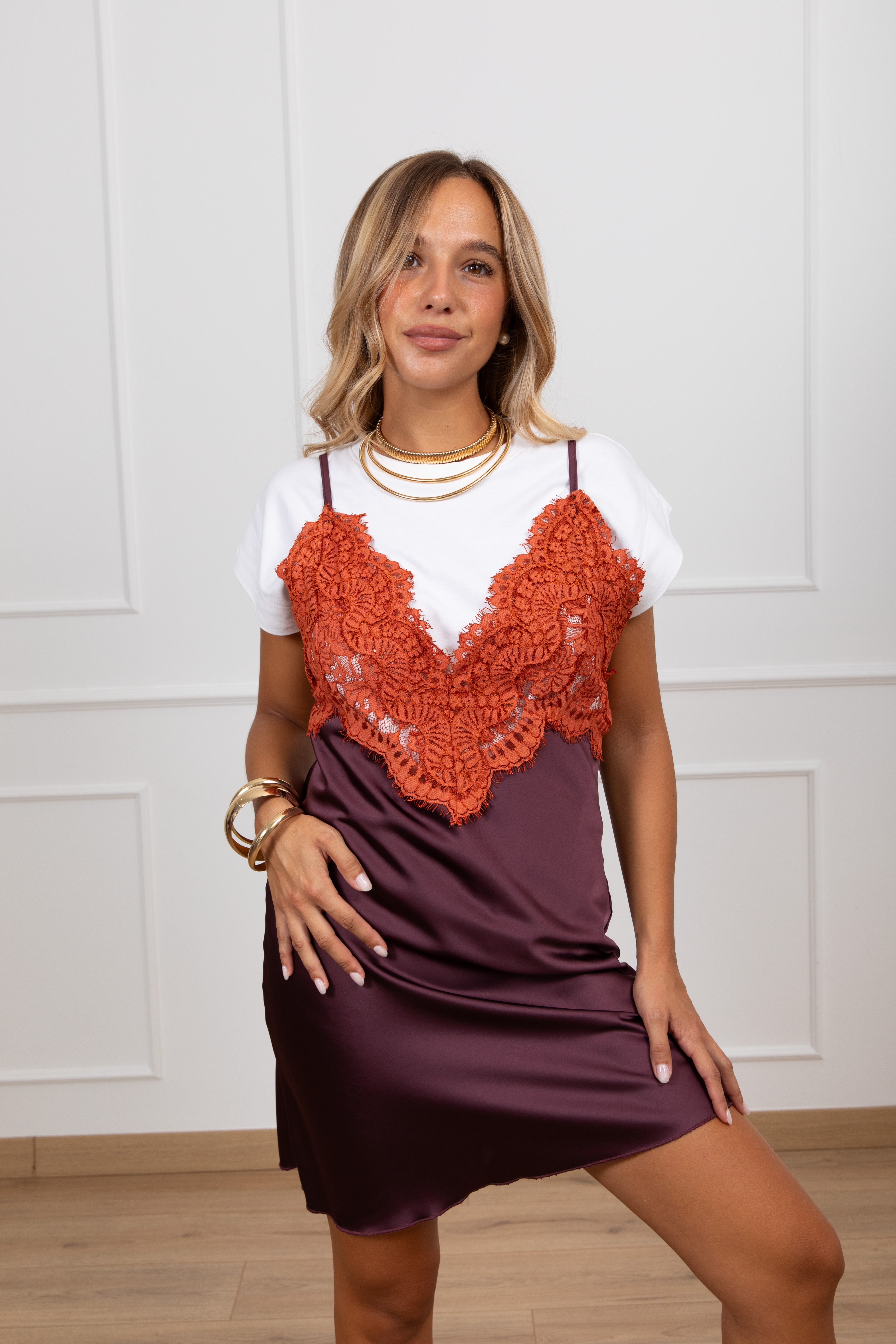 Abito lingerie bi-color in raso variante bordeaux Susy Mix
