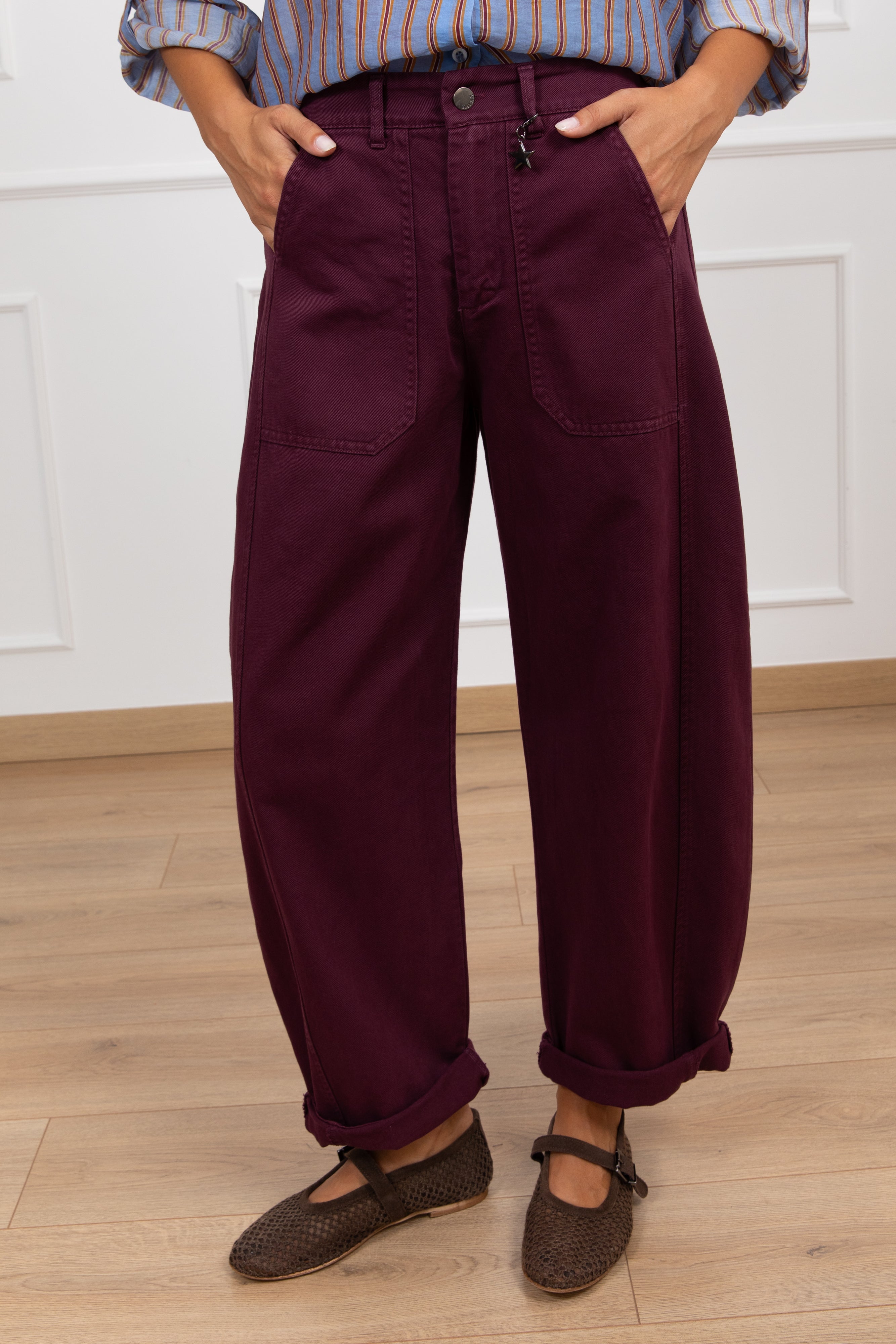 Jeans color egg-fit con elastico sul retro variante bordeaux Susy Mix