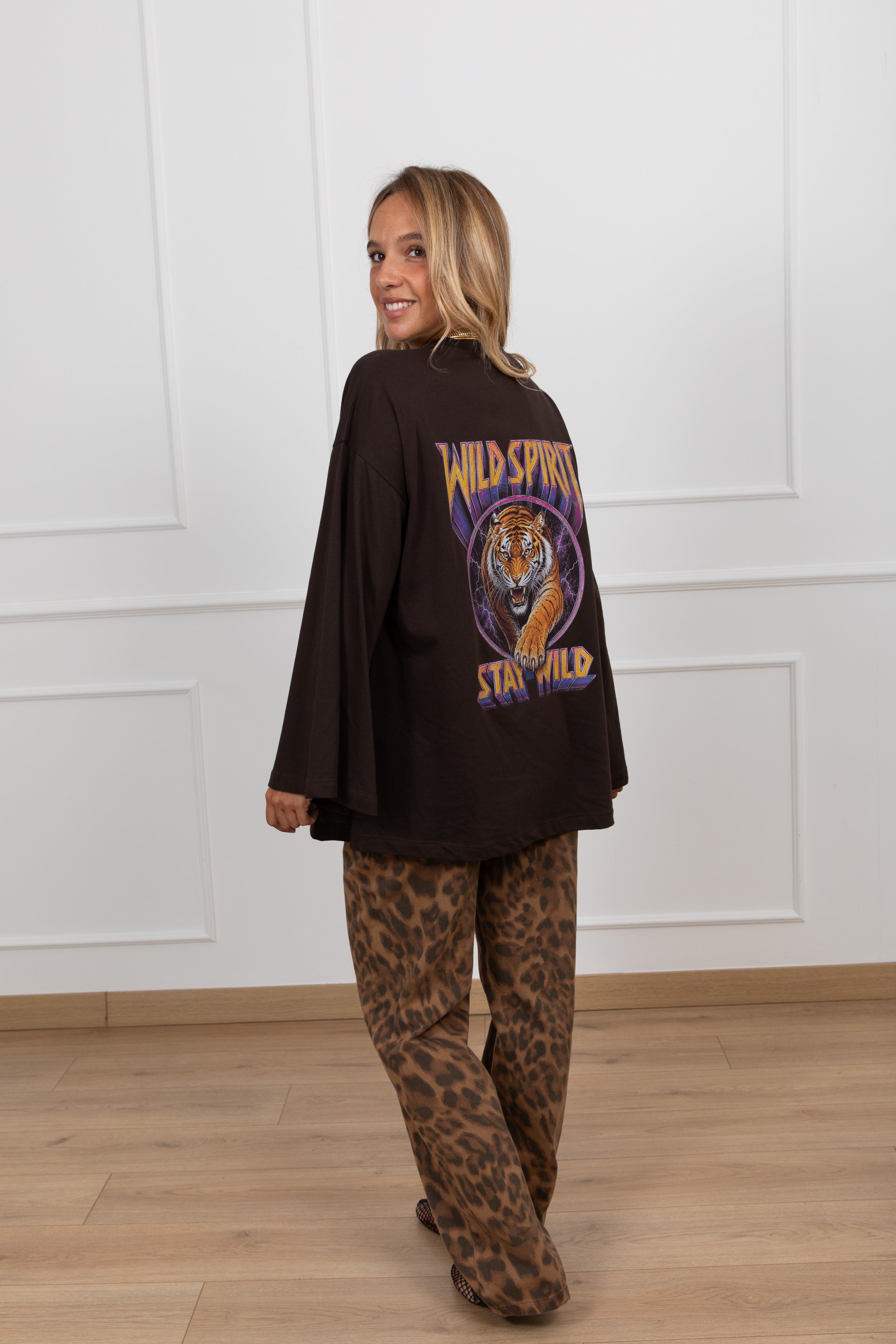 T-shirtona manica lunga "Wild spirit" variante moro ViCOLO