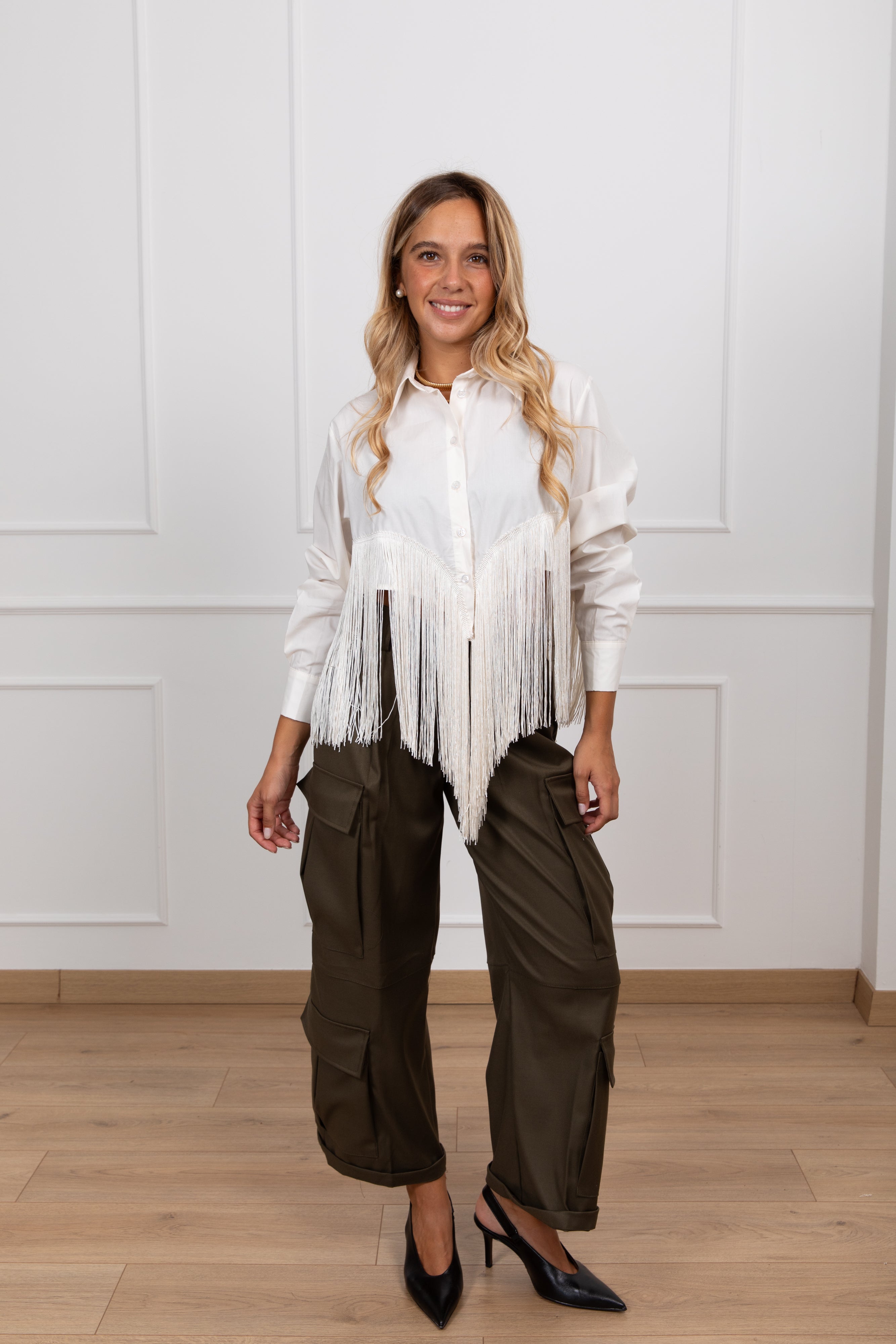 Camicia cropped con frange sul fondo variante burro Haveone