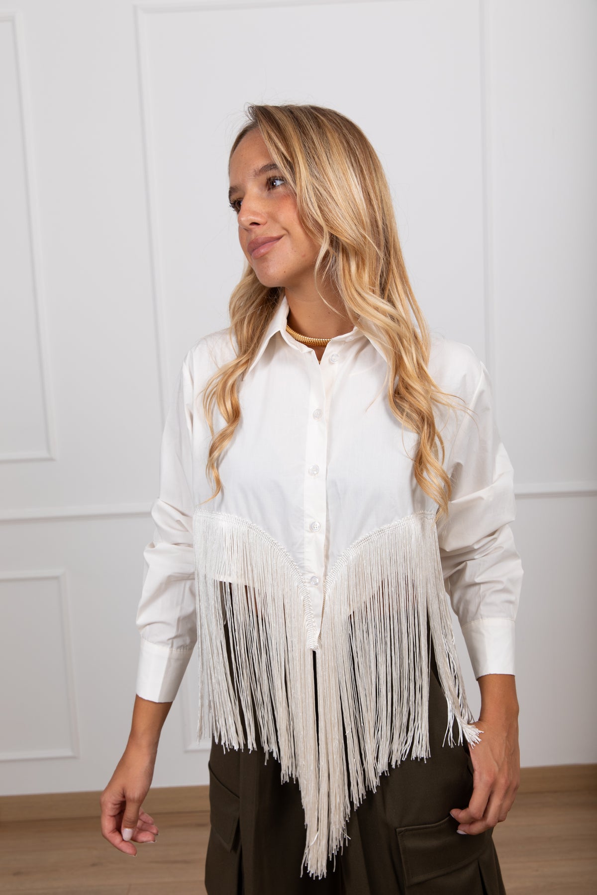 Camicia cropped con frange sul fondo variante burro Haveone