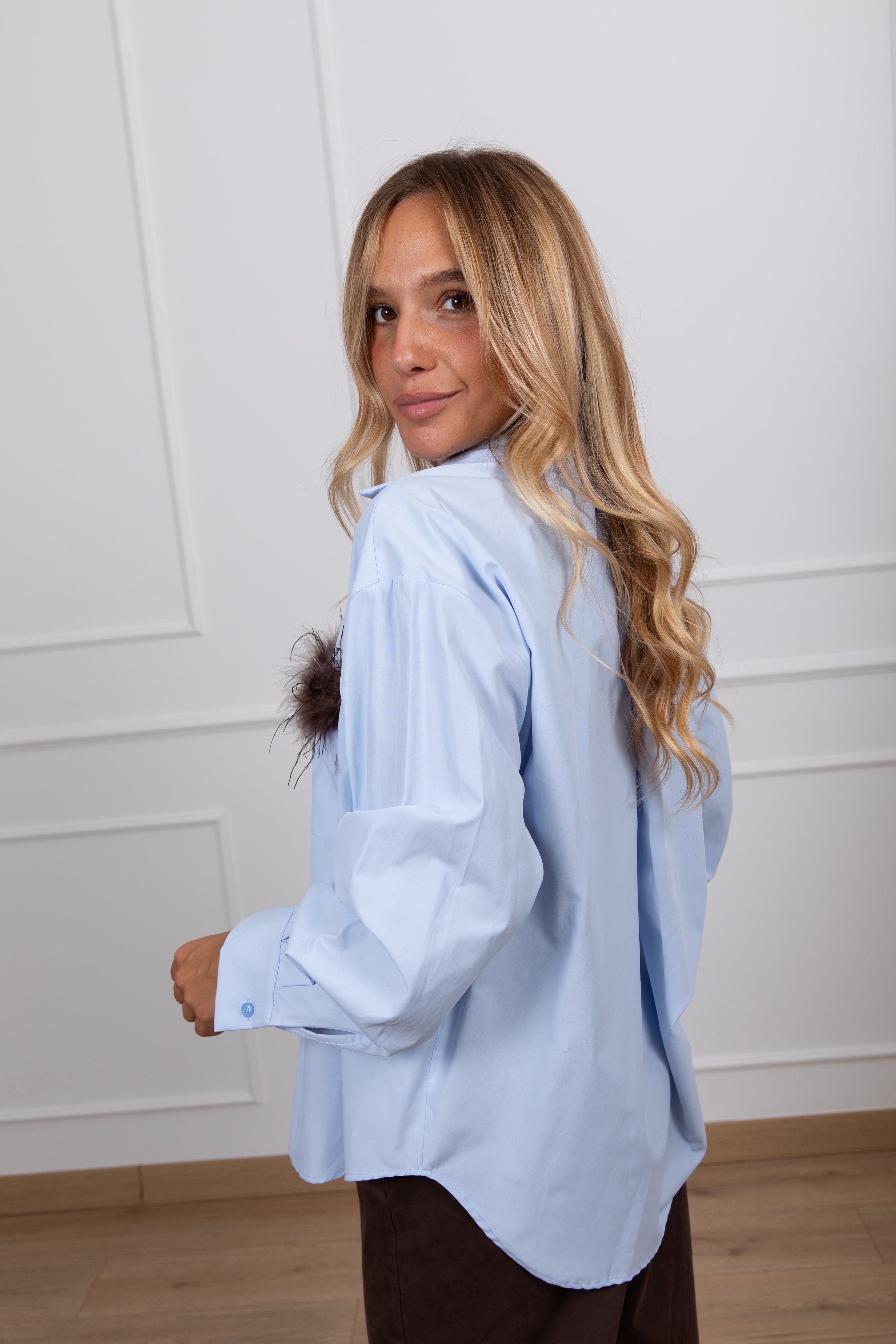 Camicia over-size in popeline con tasca e inserto piume Tensione IN