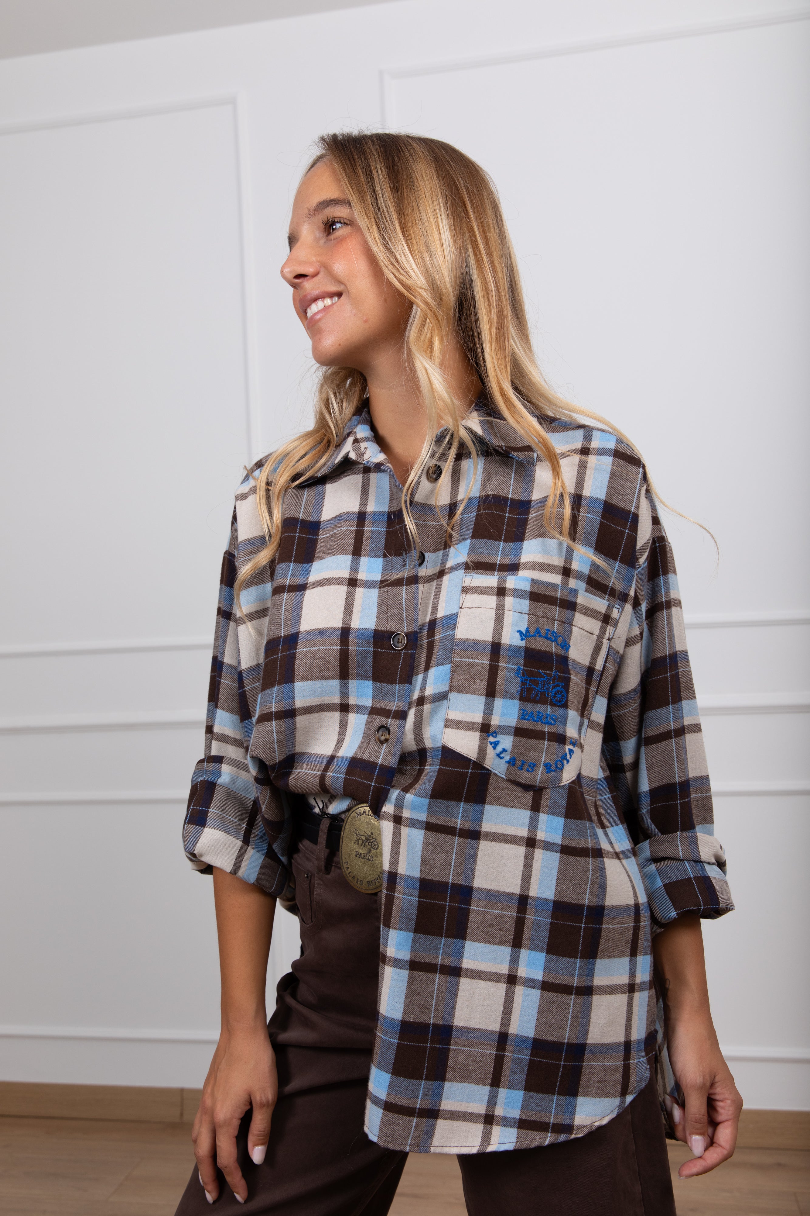 Camicia check over-size in flanella con ricamo sulla tasca Tensione IN