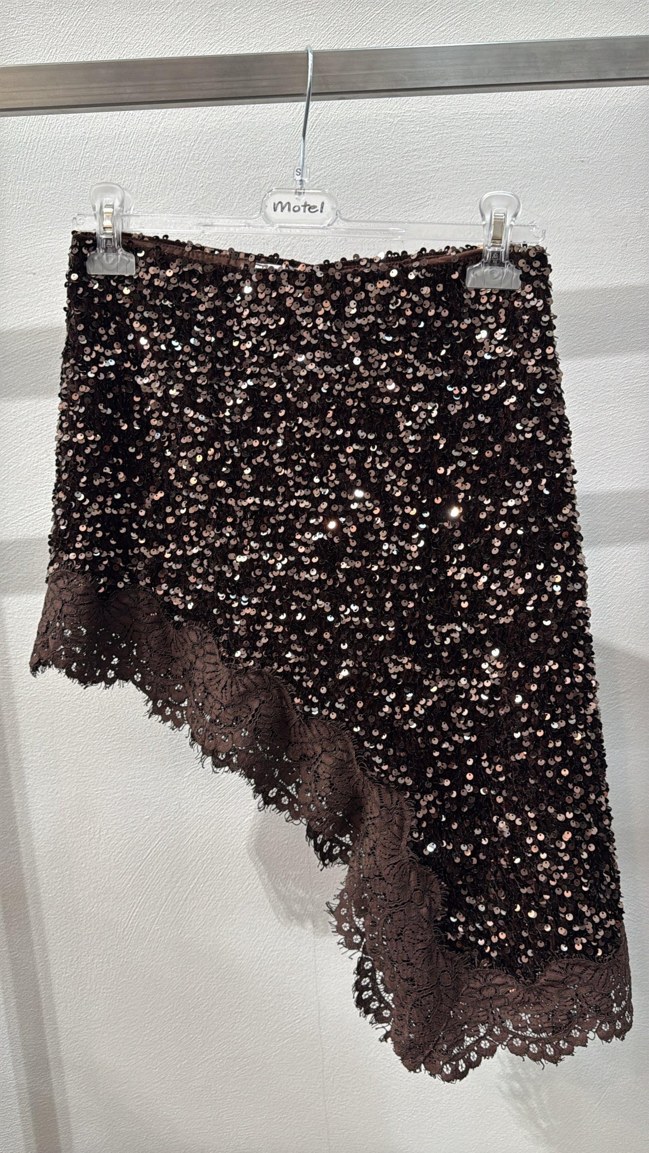 PRE ORDINE 15/12 Mini-gonna asimmetrica in ciniglia con paillettes e pizzo Motel