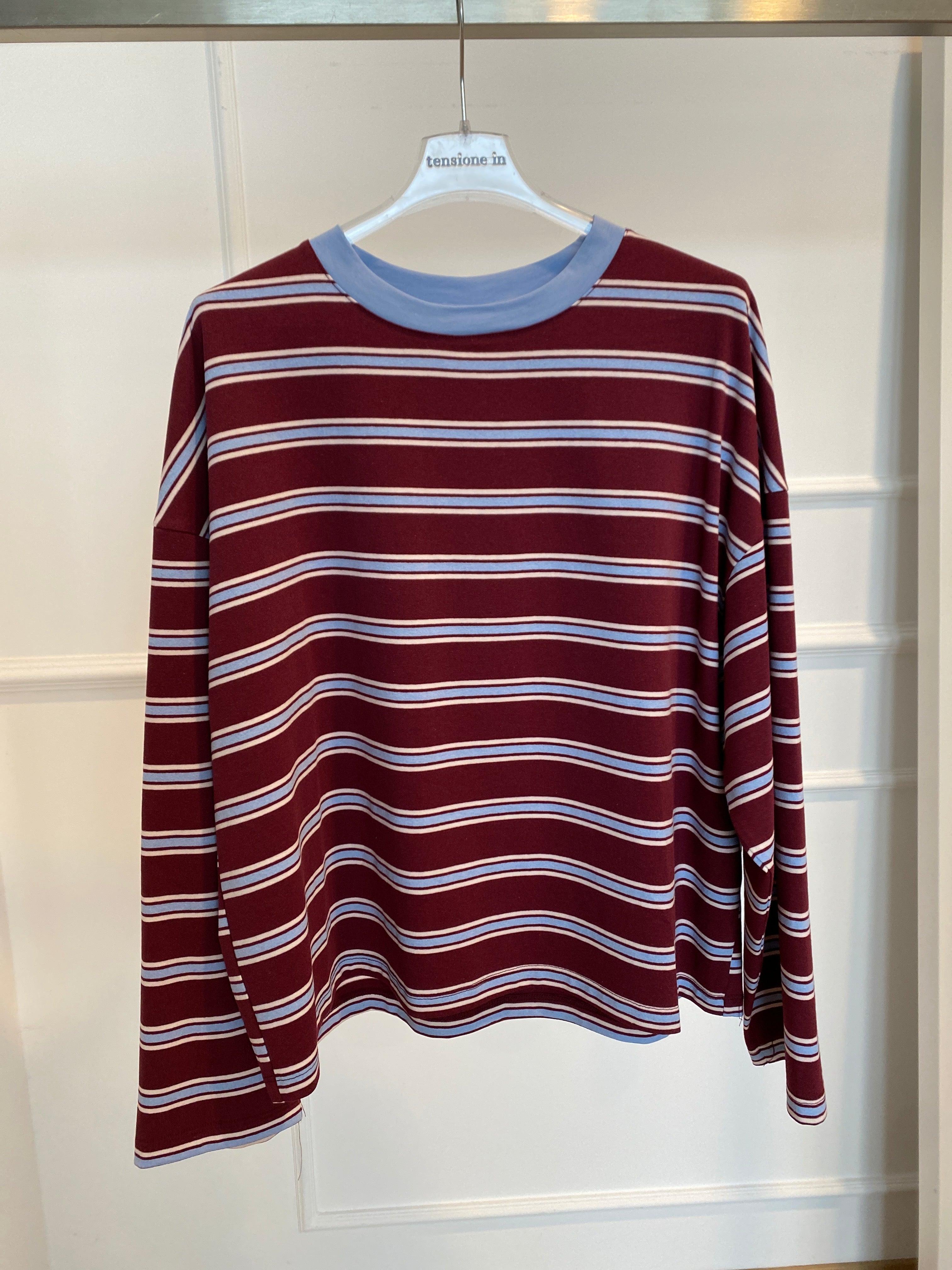 T-shirt manica lunga a righe sottili Tensione IN