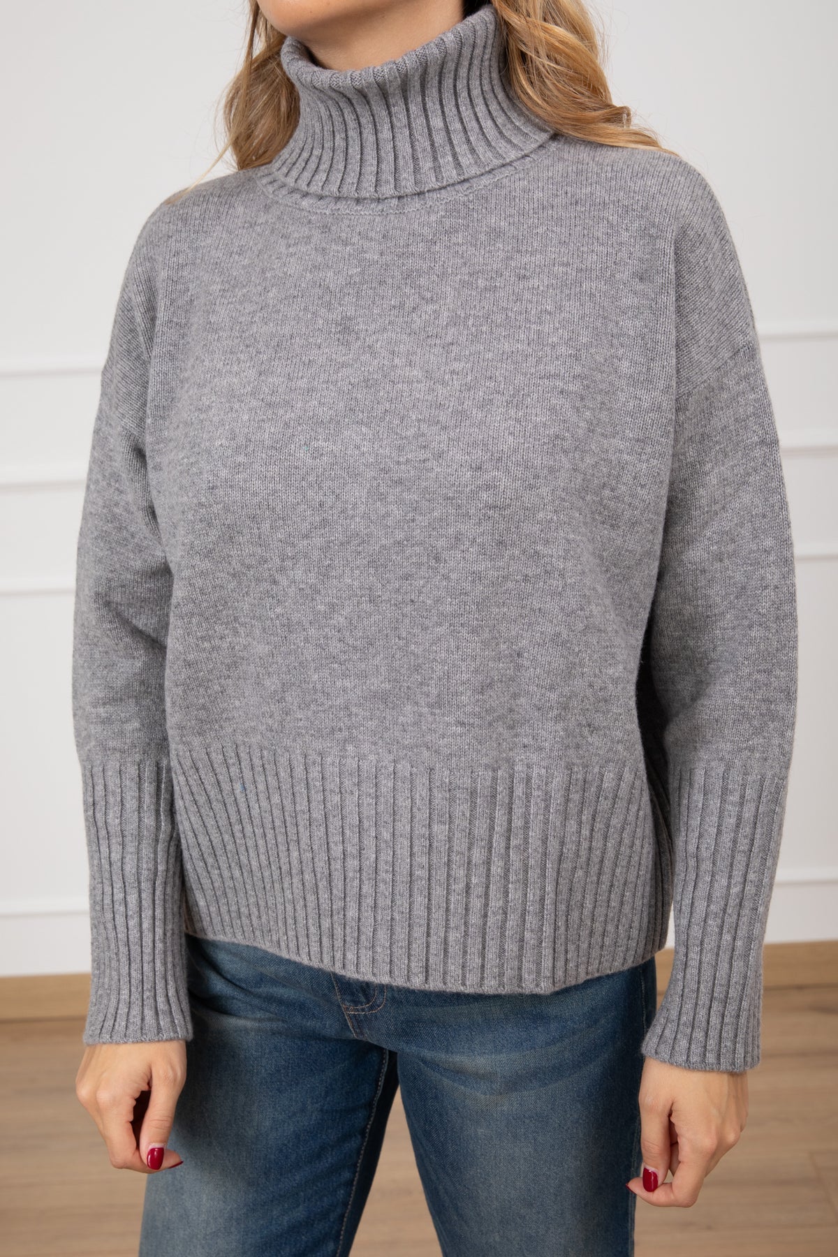 Pull a collo alto 100% lana Motel